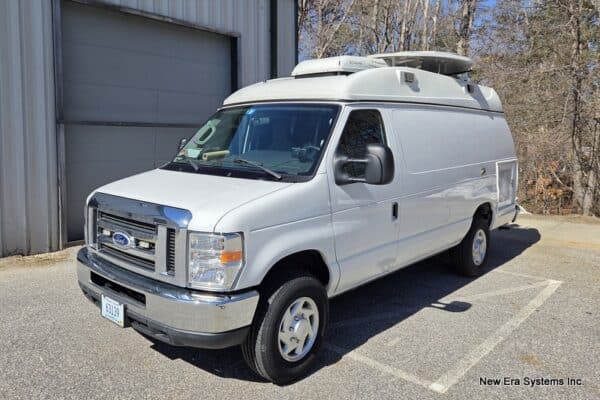 Ford E350 Super Duty SNG Truck Image